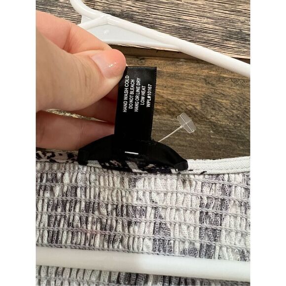 Aqua NWT Smocked Floral Print Midi Dress Blue Multi V- Neck Sz S - Picture 5 of 9